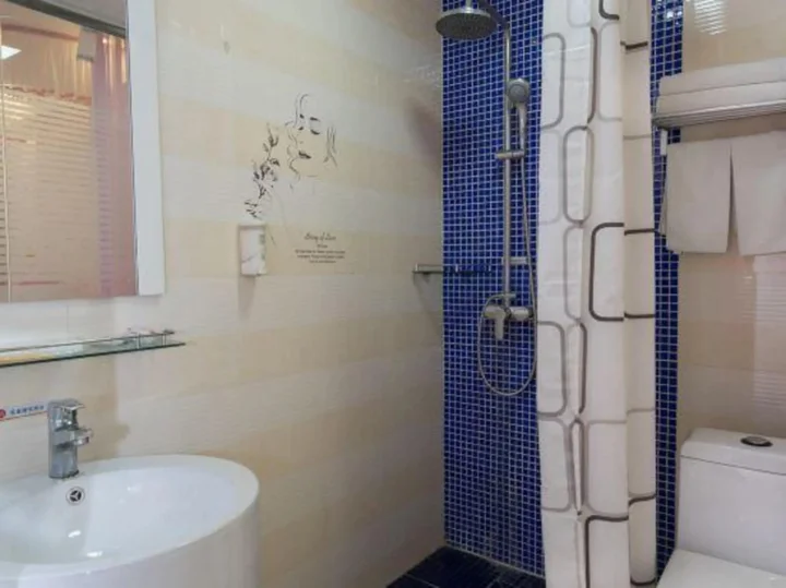 Уху: Yinghuochong Hotel
