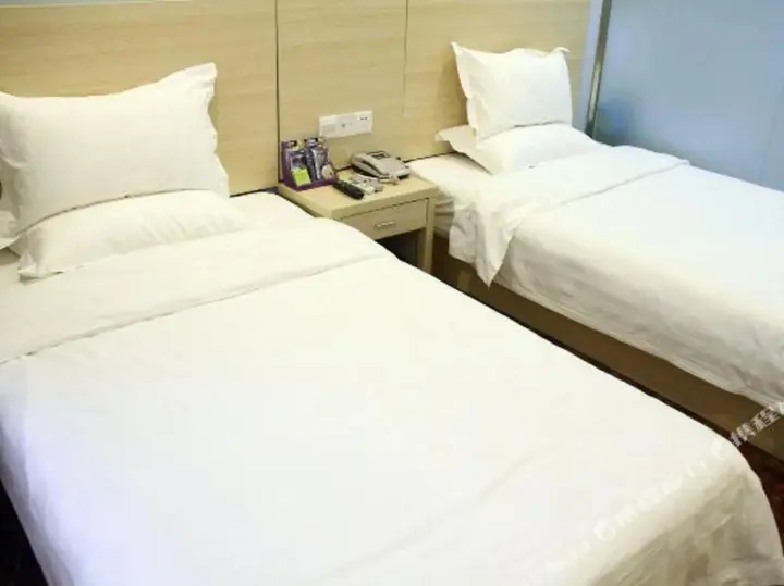 Уху: Yinghuochong Hotel