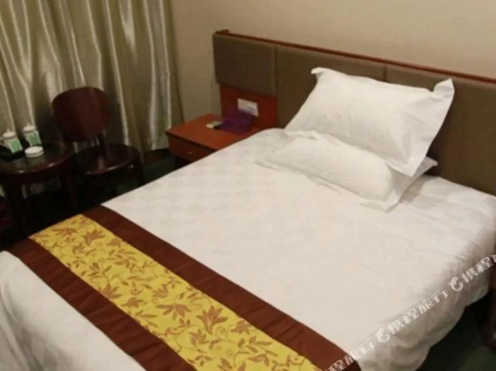 Уху: Yinghuochong Hotel