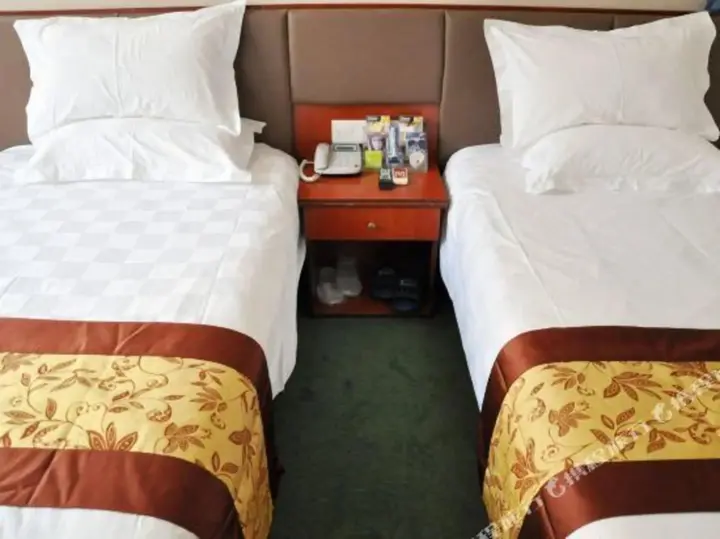 Уху: Yinghuochong Hotel