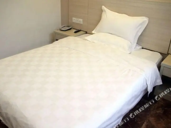 Уху: Yinghuochong Hotel