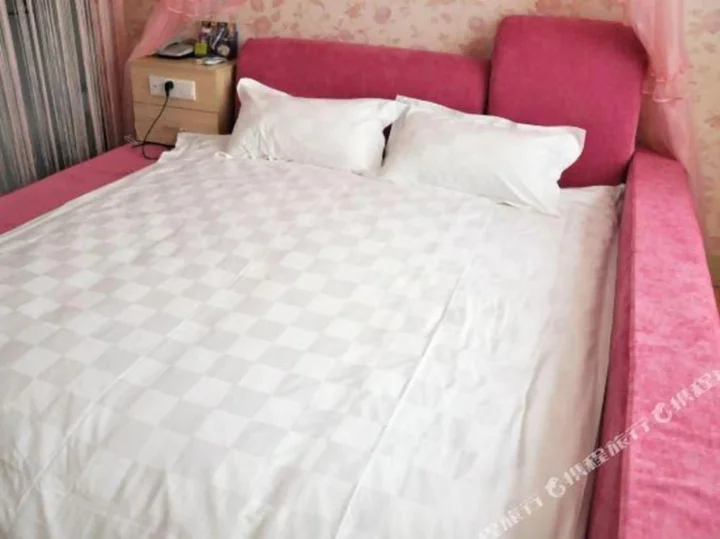 Уху: Yinghuochong Hotel