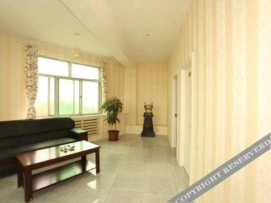 Инкоу: Golden Sail Hotel