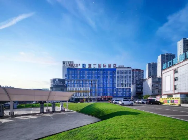 Чунцин: Landing International Hotel