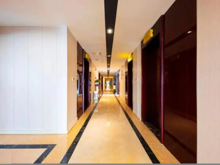 Чунцин: Landing International Hotel