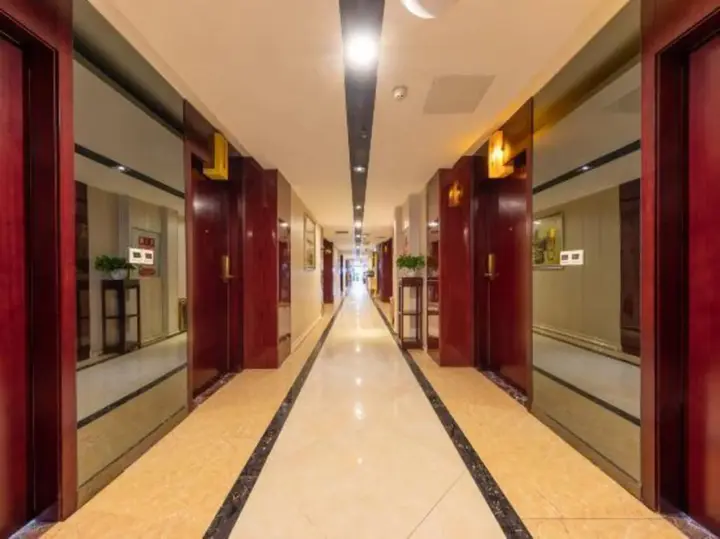 Чунцин: Landing International Hotel