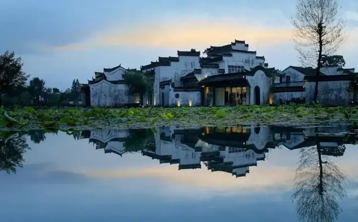 Хуаншань: Huanghsan SU House