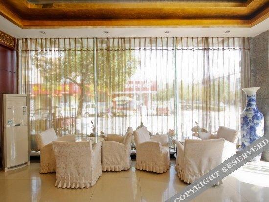 Луань: Ruilong Business Hotel