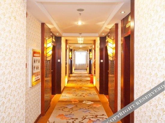 Луань: Ruilong Business Hotel