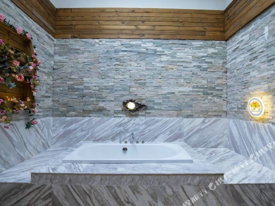 Сичан: Yueliangnu'er Yi Culture Boutique Hotel (Xichang Tangyuan)