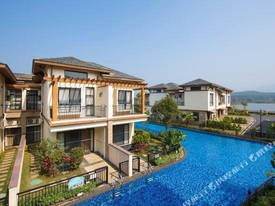 Цзиньюань: Baodun Lake Hushan Hot Spring Resort