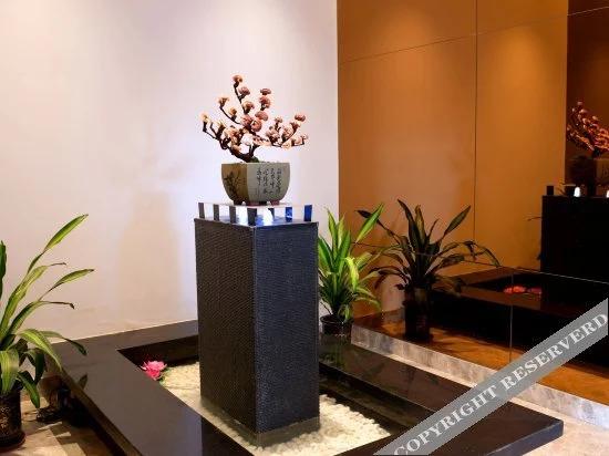 Цзиньчжун: Qianxi Oriental Hotel (University Town Dingyang Wanda Plaza)