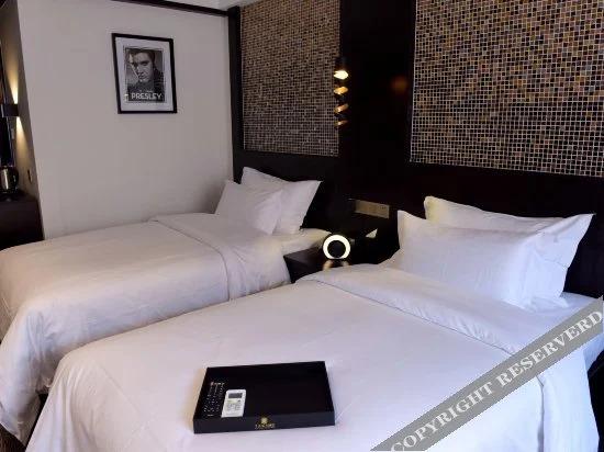 Цзиньчжун: Qianxi Oriental Hotel (University Town Dingyang Wanda Plaza)