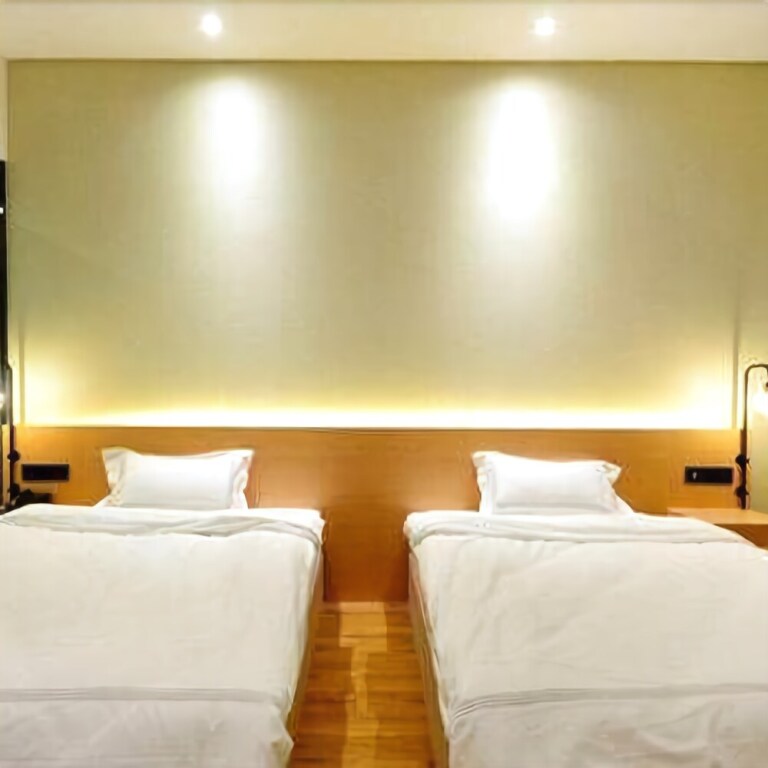 Ухань: Xingwei Hostel