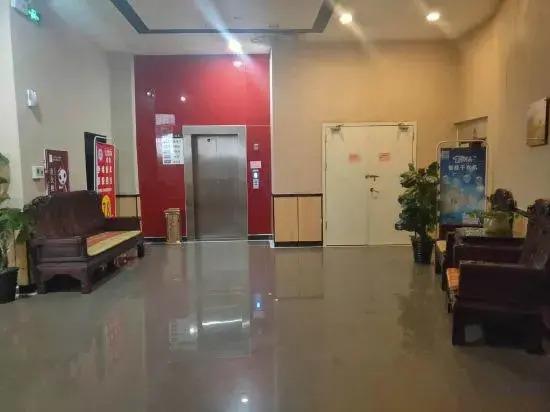 Гуйлинь: Thank You Inn (Guilin Railway Station)