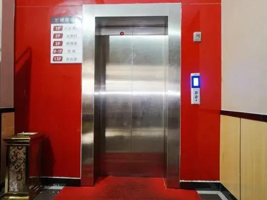 Гуйлинь: Thank You Inn (Guilin Railway Station)