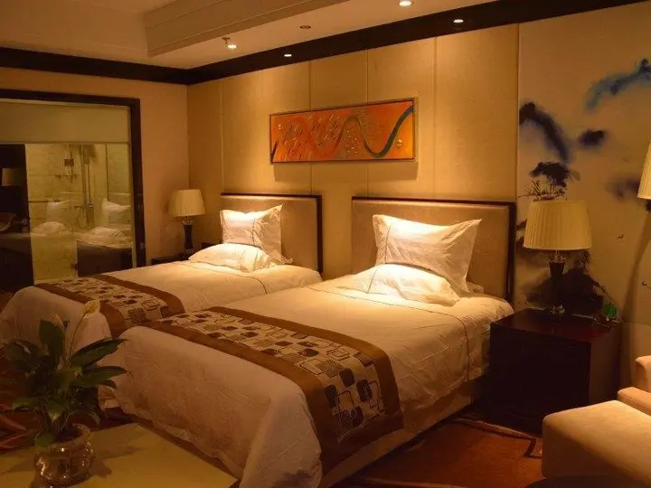 Голмуд: Huang He  International   Hotel