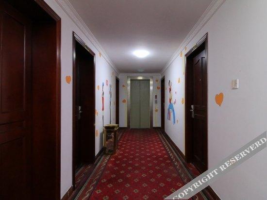 Дунъян: Wangjiang Hotel