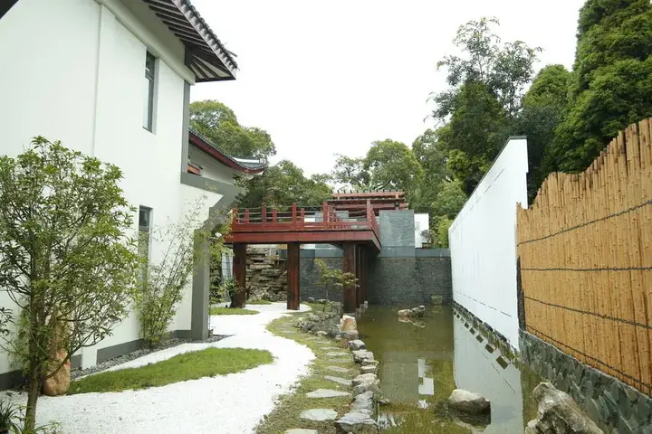 Чжоушань: Putuoshan Ruyige Junlan Guest House