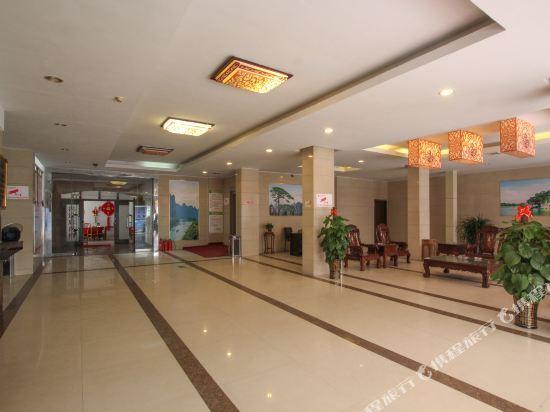 Гуйлинь: 桂林新宇宾馆(火车站万象城店)