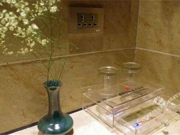 Чжэнчжоу: Orient Caesar Holiday Inn