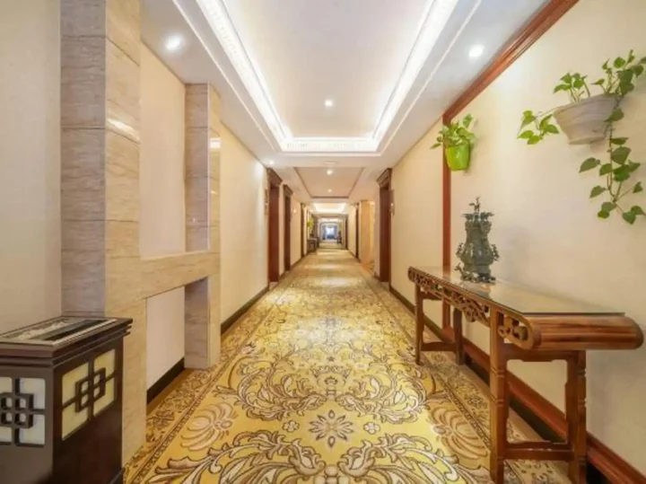 Чжэнчжоу: Orient Caesar Holiday Inn