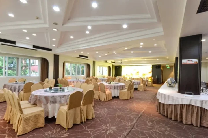 Лишуй: New World Hotel (Lishui High-speed Railway Station Wandi Square Store)