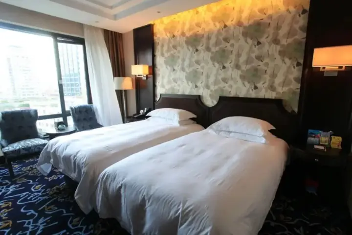 Лишуй: New World Hotel (Lishui High-speed Railway Station Wandi Square Store)