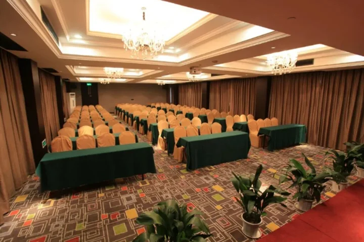 Лишуй: New World Hotel (Lishui High-speed Railway Station Wandi Square Store)
