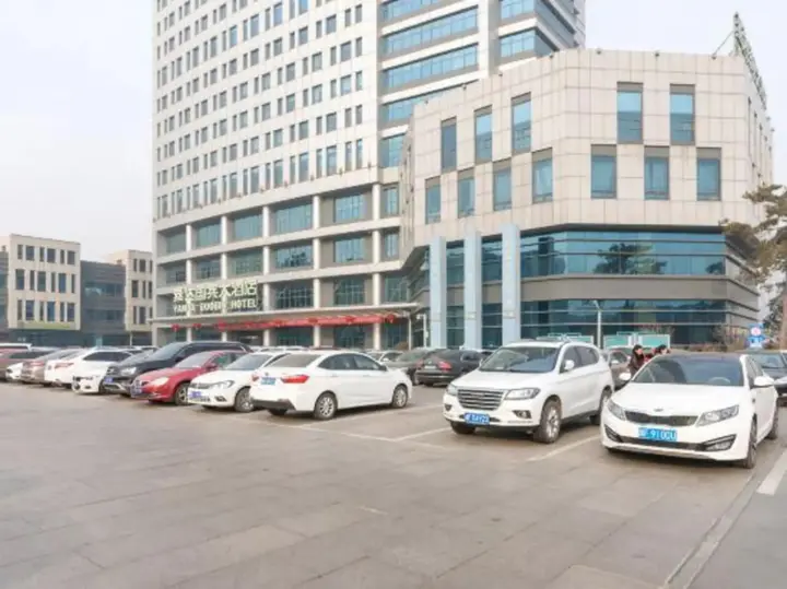 Лянфан: Yanda Guobin Hotel