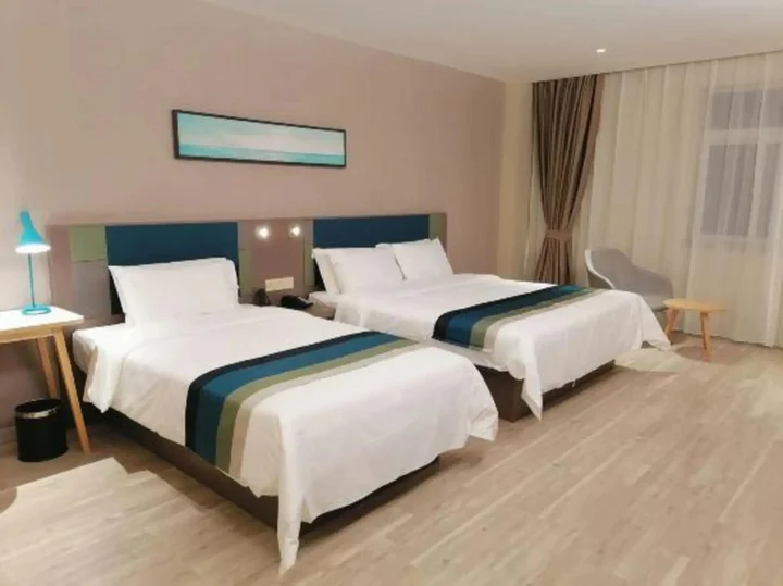 Цзинин: Homeinn Selected Hotel (Jining Wanda Plaza Railway Station)
