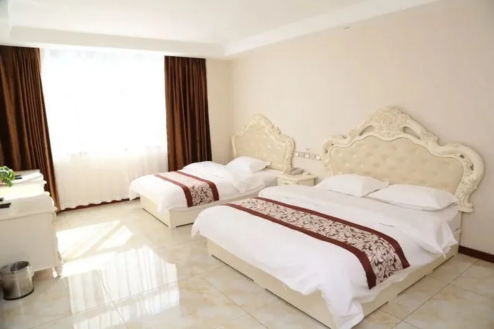 Тунляо: Super 8 Hotel (Tongliao Affiliated Hospital)