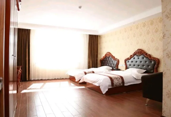 Тунляо: Super 8 Hotel (Tongliao Affiliated Hospital)