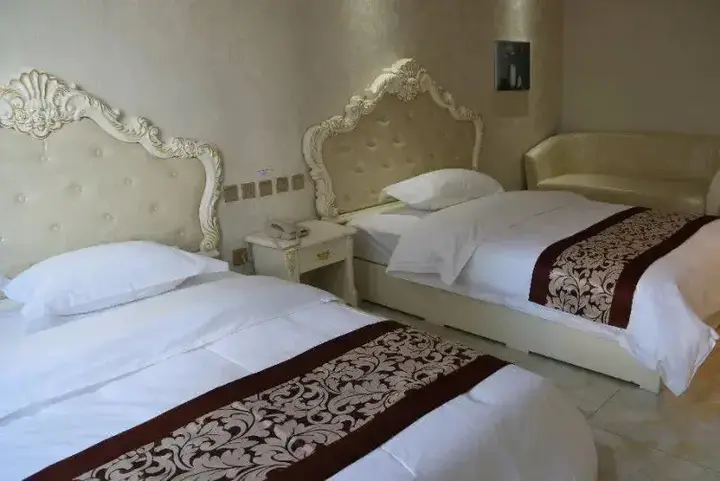 Тунляо: Super 8 Hotel (Tongliao Affiliated Hospital)