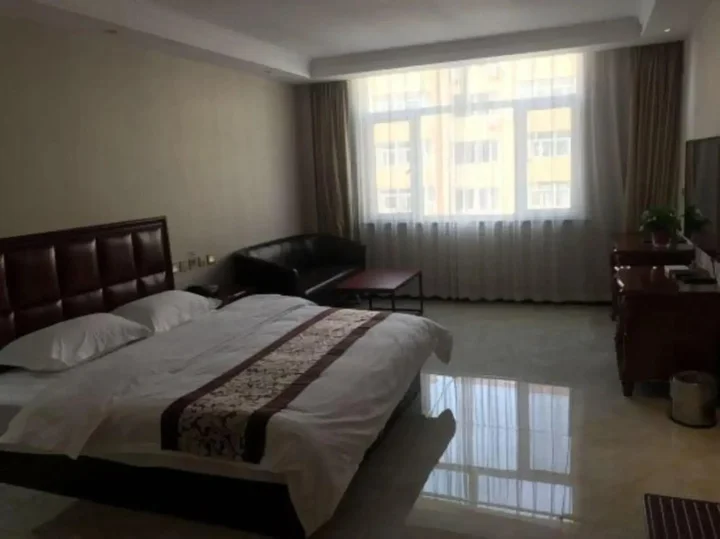 Тунляо: Super 8 Hotel (Tongliao Affiliated Hospital)