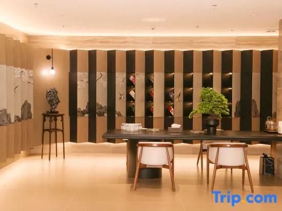 Чжаоцин: Yancheng Hotel Huaiji
