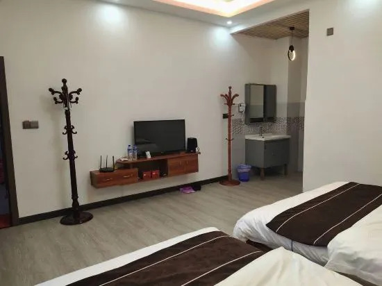Пучжэхэй: Home on the Cloud, Sky Land, Lake View B&B