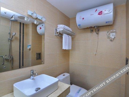 Юйси: Baiyue Fashion Hotel (Yuxi Dongfeng Square)