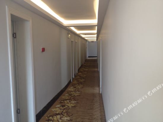 Лунъянь: Homeinn Superior Yun Hotel (Longyan Wanbao Plaza)