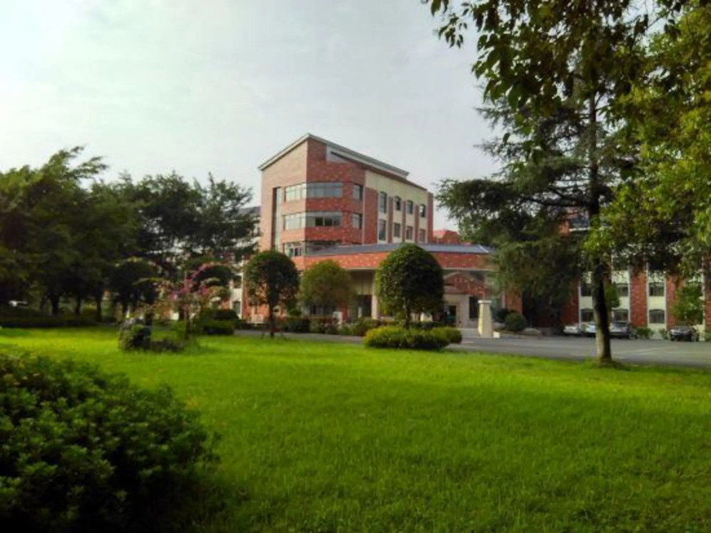 Лешан: Shanxiu Lake Resort Hotel