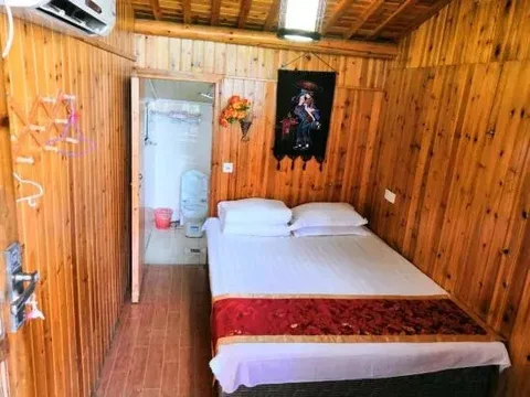Хуаншань: Hongcun Small House