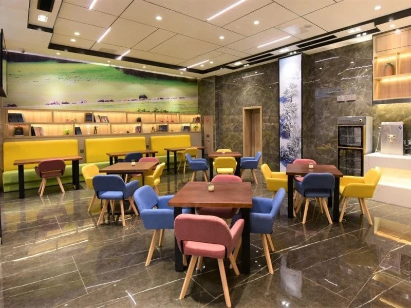 Урумчи: Comfort  Hotel (Urumqi Xiaoxigou Metro Station )