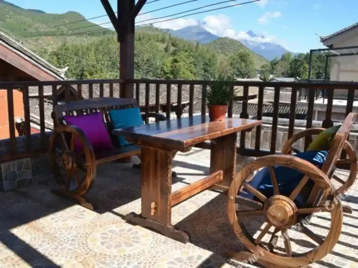 Лицзян: Manshan Caotang Snow Mountain Viewing Boutique Inn