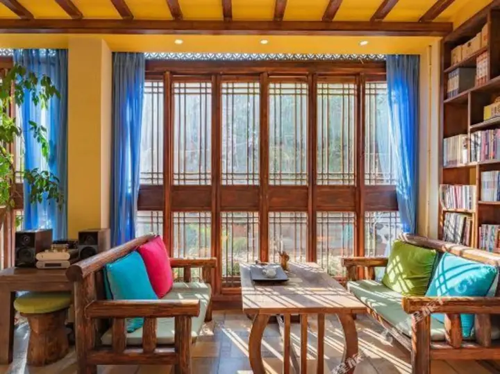 Лицзян: Manshan Caotang Snow Mountain Viewing Boutique Inn