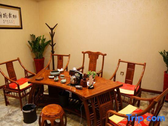 Хотан: Hetianxia International Hotel (Hotan Night Market)