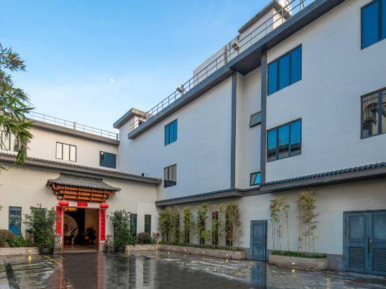 Хойчжоу: Floral Hotel·Huizhou Yanqi hotel
