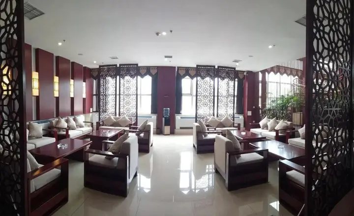 Цзинин: Shengyuan Dongfang Culture Hotel