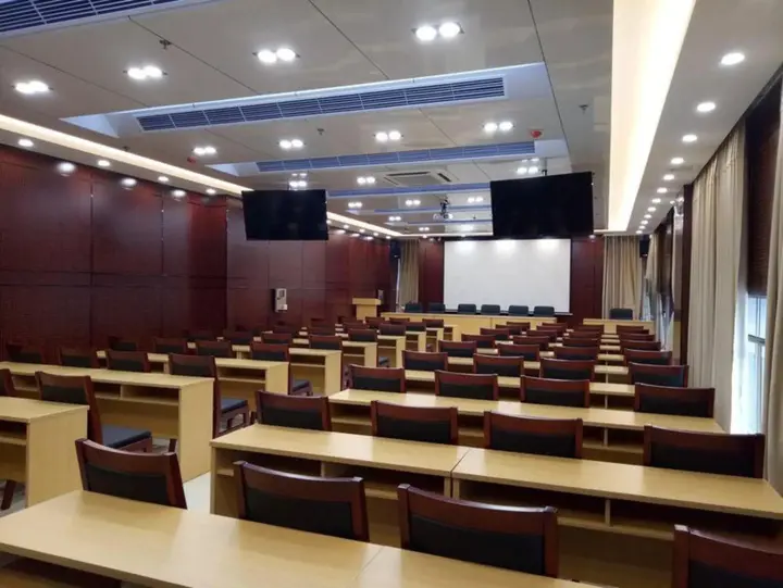 Цзинин: Shengyuan Dongfang Culture Hotel