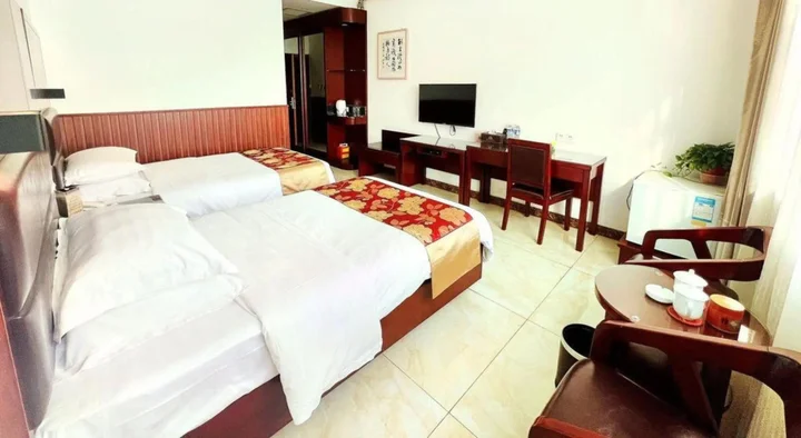 Цзинин: Shengyuan Dongfang Culture Hotel