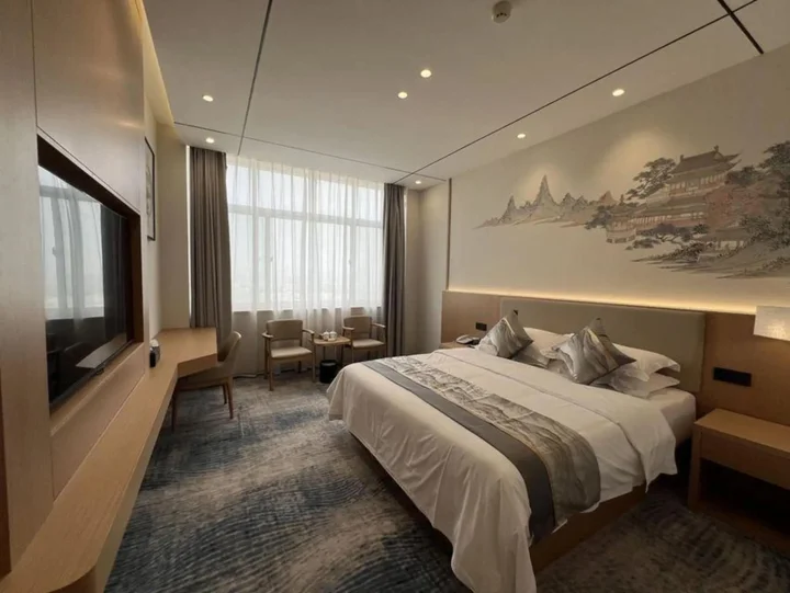 Цзинин: Shengyuan Dongfang Culture Hotel